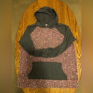 OVERSIZED LIGHTWEIGHT HOODIE